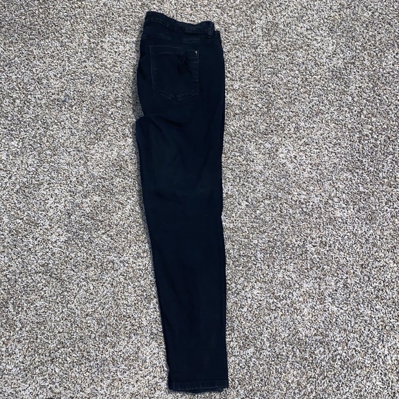 Forever 21 Distressed Skinny Jeans - Picture 4 of 4